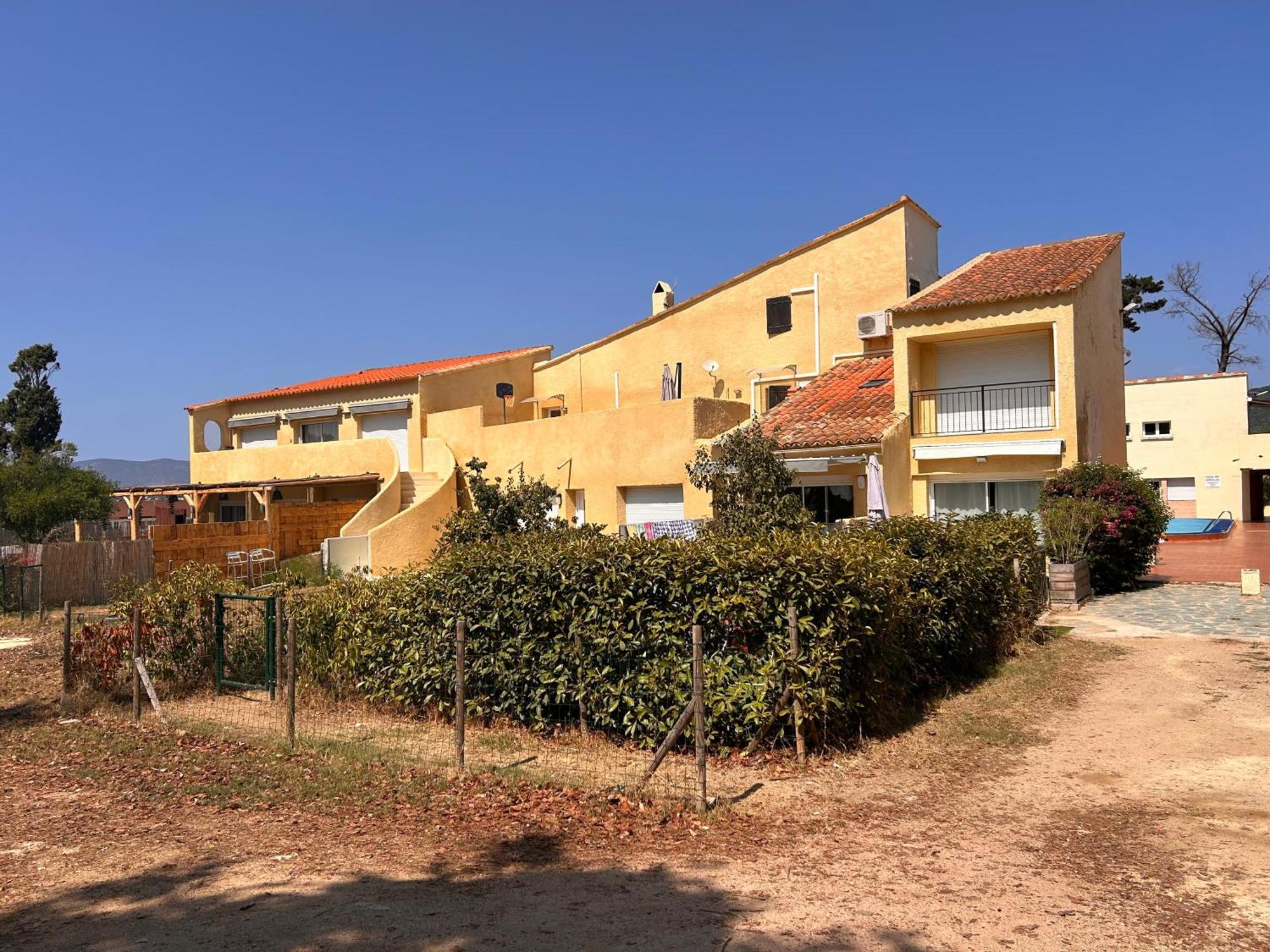 La Belle Vie F4 Bord De Plage Avec Jardin Calcatoggio  Exterior photo